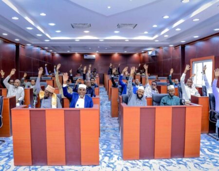 Qaraarka Baarlamaanka Waqooyi Bari ee maxkamadeynta maxaabiista Somaliland