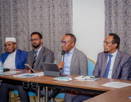 Guddoomiyaha Hay’adda Maareynta Musiibooyinka Soomaaliya oo furaya shirka qaran ee u-diyaargarowga El Niño ee Muqdisho