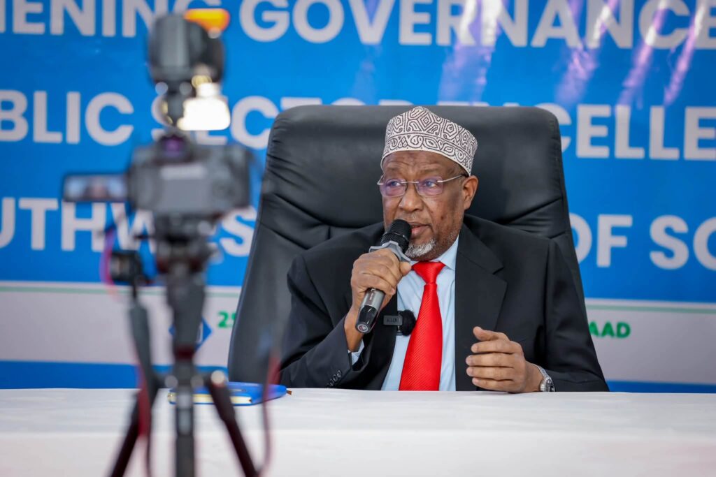 Sheekh Aadan Maxamed Nuur Madoobe oo xiraya shirka Golaha Wasiirrada Koonfur Galbeed ee Baydhabo
