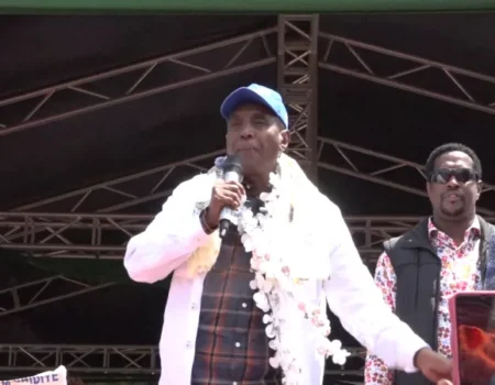 Hoggaamiyeyaal Garissa ah oo Dadaab kaga hadlay dib-u-furista xadka Kenya iyo Soomaaliya