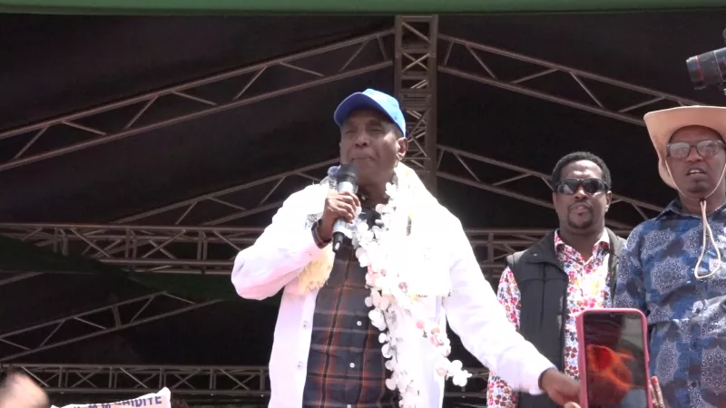 Hoggaamiyeyaal Garissa ah oo Dadaab kaga hadlay dib-u-furista xadka Kenya iyo Soomaaliya