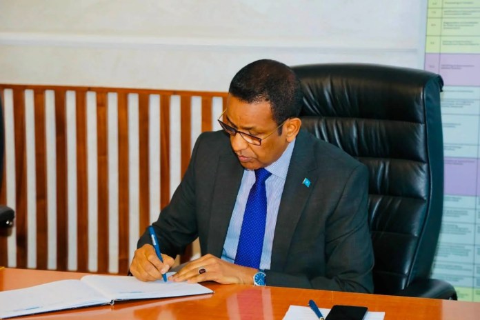 Mas’uuliyiin Soomaali iyo Kenyan ah oo ka wada hadlaya aqoonsiga shahaadooyinka ardayda