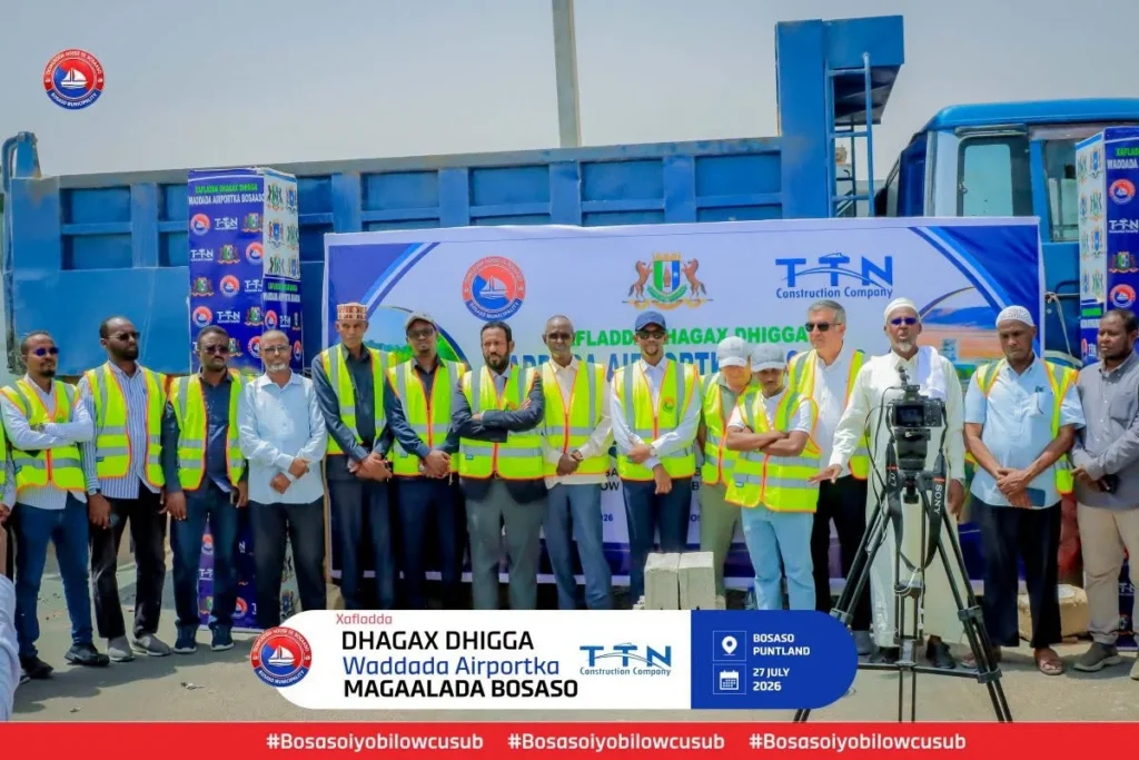 Masuuliyiin ka qaybgalaya dhagax-dhigga waddada garoonka Boosaaso