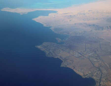 Xeebta Badda Cas oo laga arkayo hawada meel u dhow Sharm el-Sheikh, sawir Reuters ah