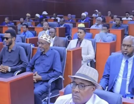 Kulanka Golaha Wakiillada Waqooyi Bari ee xasaanadda looga qaaday shan xubnood