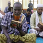 Arday Qur’aan akhrinaya xilli Soomaaliya qorshaynayso diiwaangelinta masaajidda iyo dugsiyada Qur’aanka