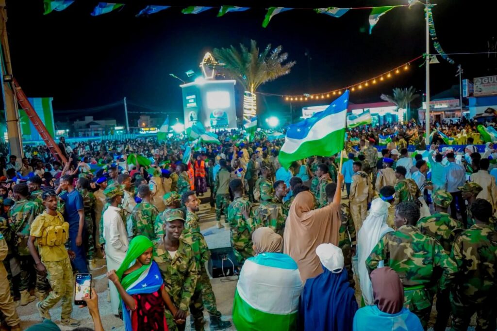 Dadweyne calanka Puntland sita oo Garoowe kaga qaybgalaya xuska sanad-guurada 28-aad