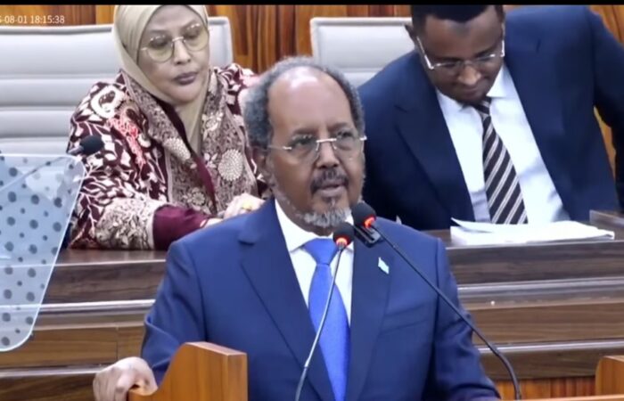 Madaxweyne Xasan Sheekh Maxamuud oo khudbad ka jeedinaya furitaanka kalfadhiga siddeedaad ee Baarlamaanka Federaalka