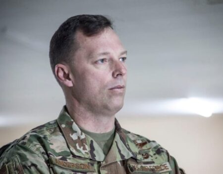 Jeneraal Dagvin Anderson oo hoggaamiya Taliska Ciidamada Mareykanka ee Afrika