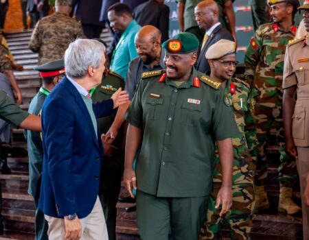 Taliyeyaasha ciidamada dalalka howlgalka Soomaaliya oo ku shiraya Kampala