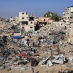 Falastiiniyiin dhex jooga dhismayaal ku burburay Gaza
