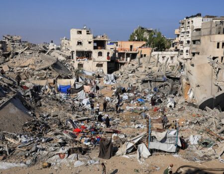 Falastiiniyiin dhex jooga dhismayaal ku burburay Gaza