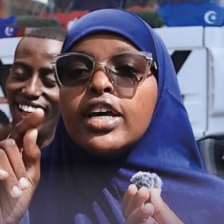 Sacdiya Bajaaj oo fadhida maxkamad ku taalla Muqdisho intii lagu jiray dhageysiga dacwadeeda