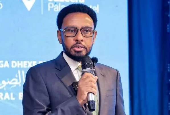 Wasiirka Maaliyadda Soomaaliya Biixi Iimaan Cige oo ka hadlaya hoos-u-dhaca gargaarka dibadda