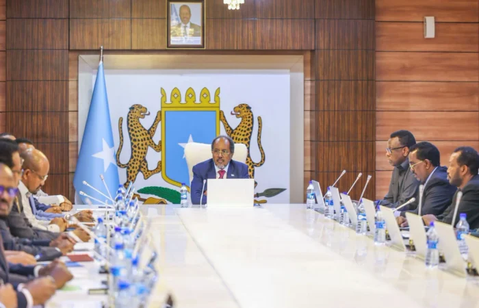 Madaxweyne Xasan Sheekh Maxamuud oo guddoominaya kulan Golaha Wasiirrada Soomaaliya